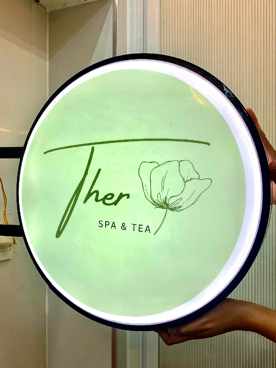 Biển vẫy quảng cáo đẹp Hop Den Bien Vay Hut Noi Tron04