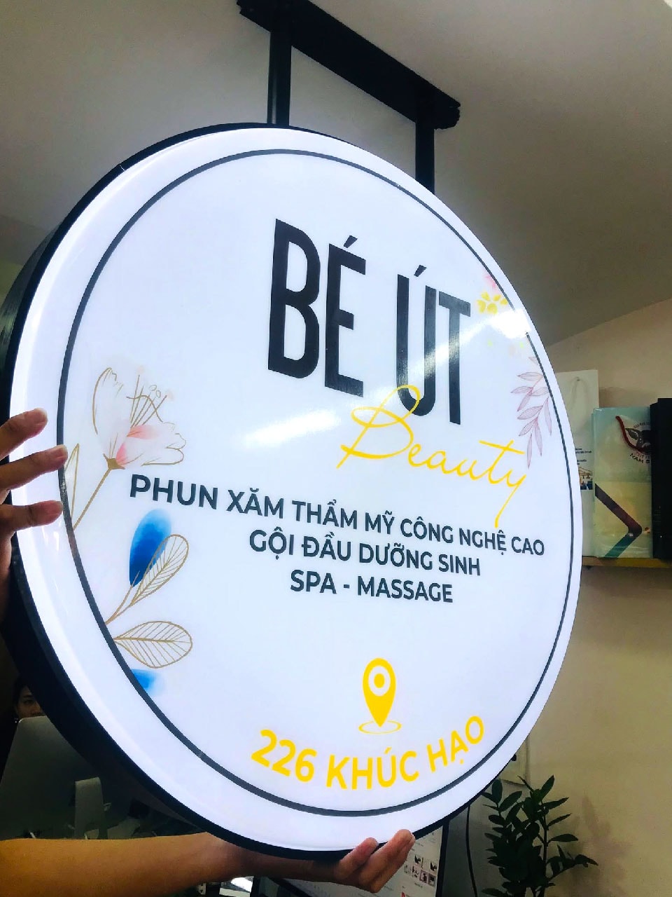 Biển vẫy quảng cáo đẹp Hop Den Bien Vay Hut Noi Tron11