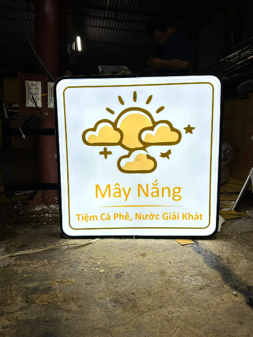Biển vẫy quảng cáo đẹp Hop Den Bien Vay Hut Noi Vuong Mica02