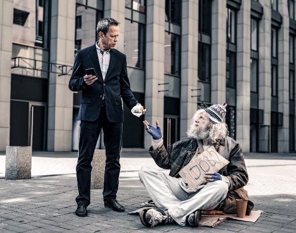 Bảng so sánh ưu và nhược điểm của kỹ thuật in lụa là gì, một bên là biểu tượng tích cực, bên kia là tiêu cực