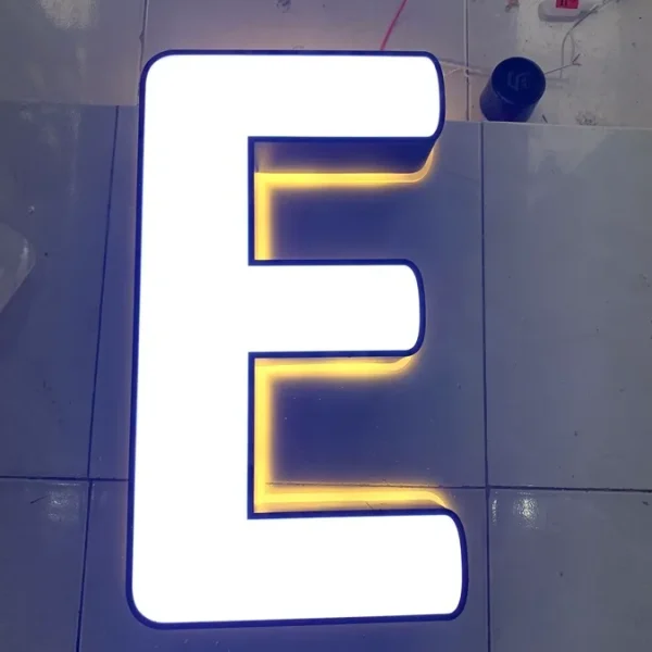 Cac loai chu mica pho bien tai Quang Cao 24h 3