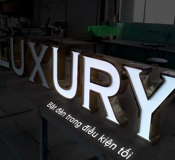 Quang Cao 24h co nhieu nam kinh nghiem trong linh vuc lam chu inox mat mica