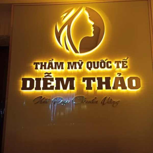 Quy trinh lam bien led den chu noi theo yeu cau tai Quang Cao 24H