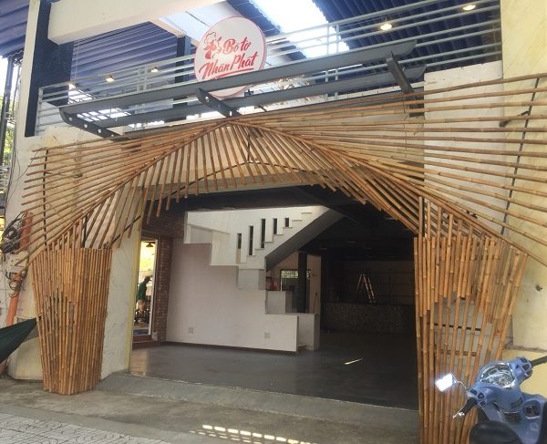 làm bảng hiệu tre