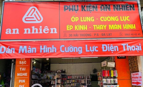 mẫu bảng hiệu phụ kiện điện thoại đẹp