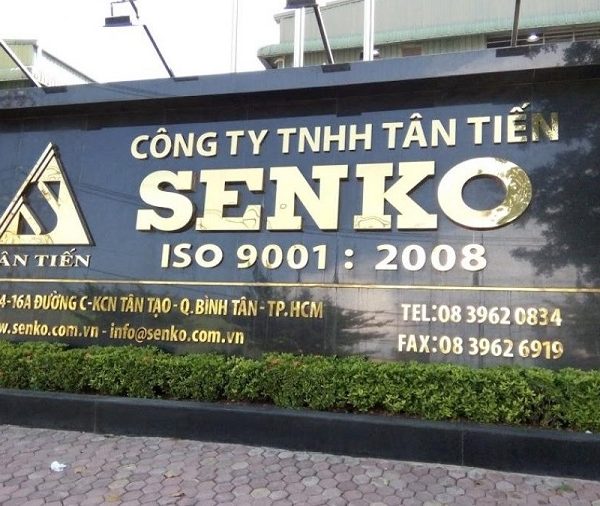 Bảng hiệu công ty bằng Inox quận 4