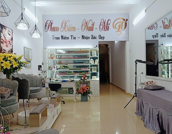 làm biển quảng cáo phun xăm