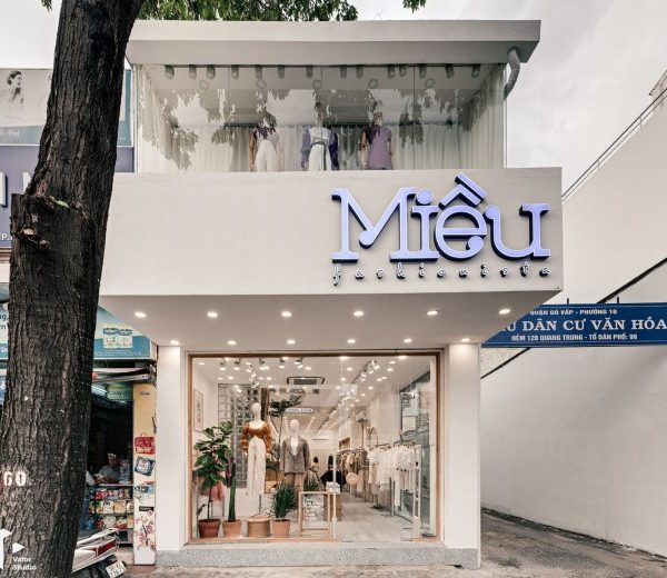 làm bảng hiệu shop quần áo