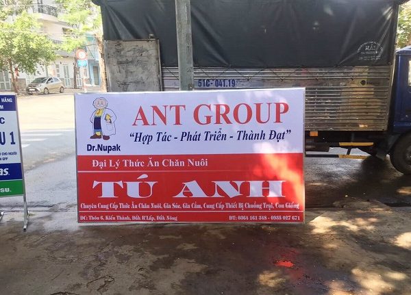 Bảng hiệu thức ăn gia súc bạt hiflex