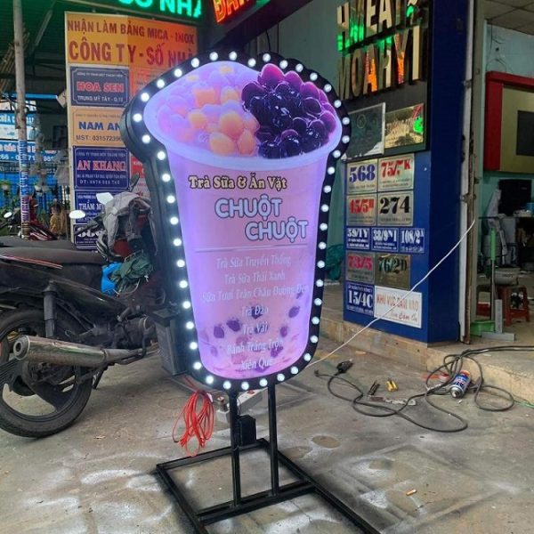 bảng hiệu trà sữa đứng