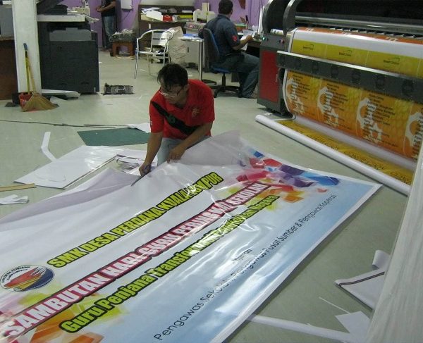 bạt không xuyên sáng