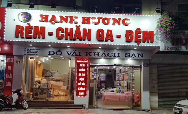 Biển quảng cáo rèm cửa Alu