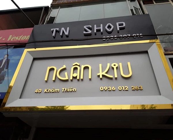 biển quảng cáo shop giày dép mica