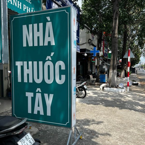 bảng vẫy nhà thuốc tây