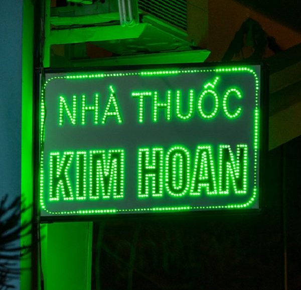 biển led vẫy quầy thuốc tây