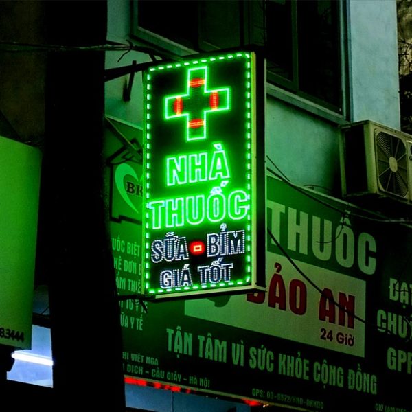 biển vẫy thuốc tây đẹp