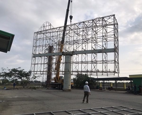 Đơn vị thi công biển quảng cáo tấm lớn