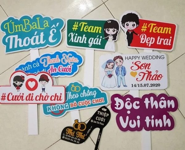 hashtag cầm tay chụp hình