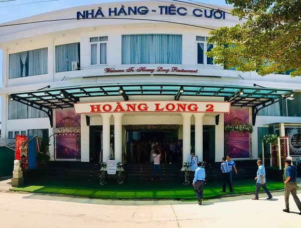 bảng hiệu alu trung tâm tiệc cưới