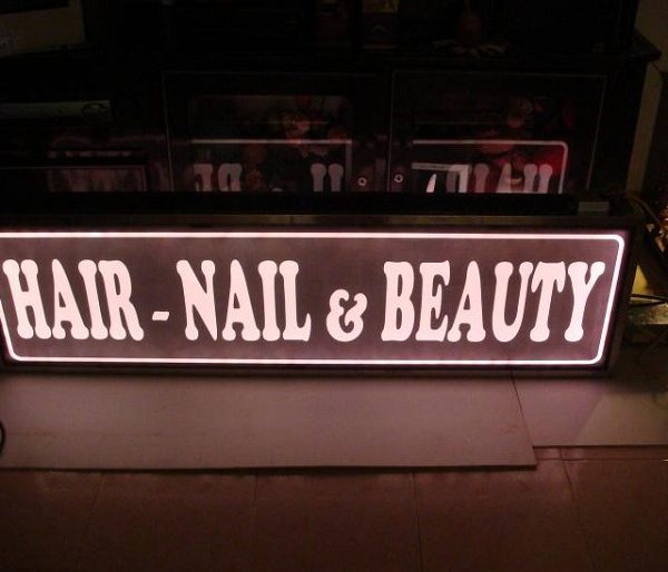 biển hiệu tiệm tóc hộp đèn