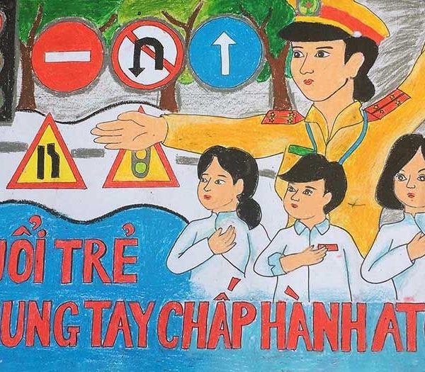 Nội dung trình bày trên poster giao thông