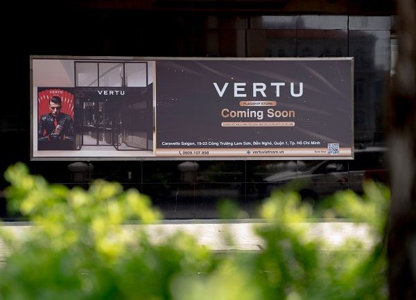 thi công biển bạt coming soon